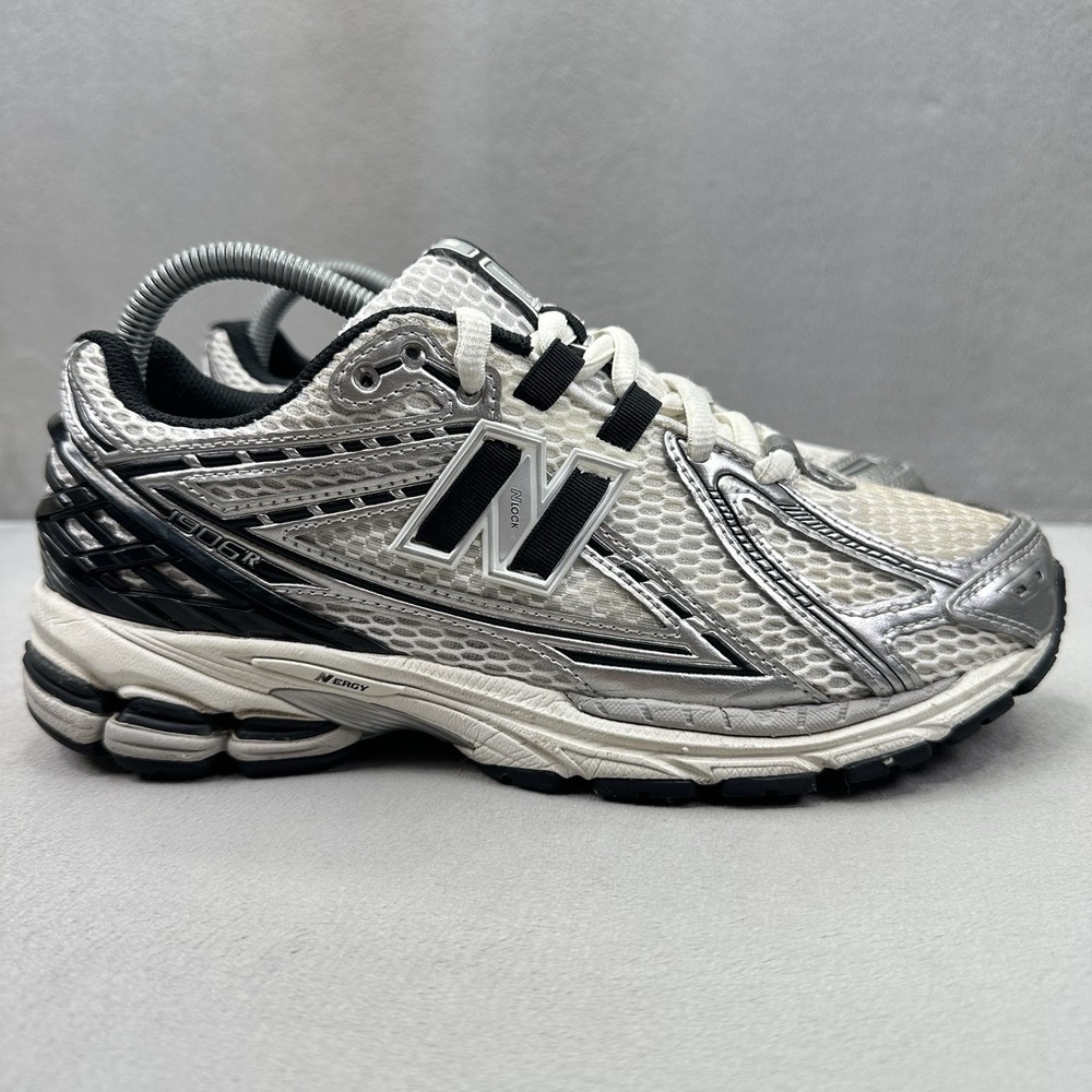 Womens 8.5 / Mens 7 (D) New Balance 1906R Shoes Black / Silver Athletic Sneakers